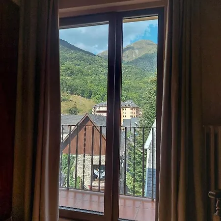 Riu Nere Mountain